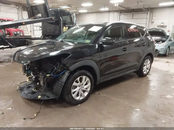 KM8J3CA41KU031666 2019 HYUNDAI TUCSON - Image 2