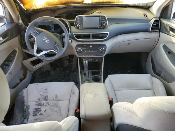 KM8J3CA41KU031716 2019 HYUNDAI TUCSON - Image 8