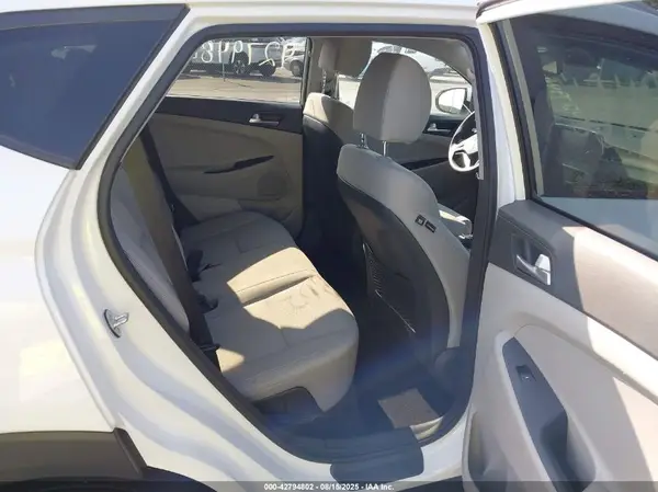 KM8J3CA41KU042828 2019 HYUNDAI TUCSON - Image 8