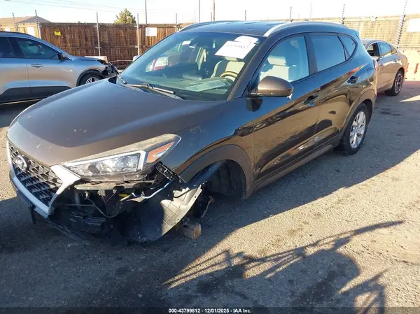 KM8J3CA41KU055840 2019 HYUNDAI TUCSON - Image 2
