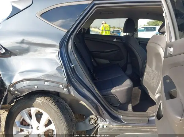 KM8J3CA41KU935906 2019 HYUNDAI TUCSON - Image 8