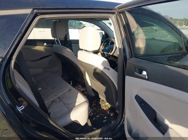 KM8J3CA41KU952205 2019 HYUNDAI TUCSON - Image 8