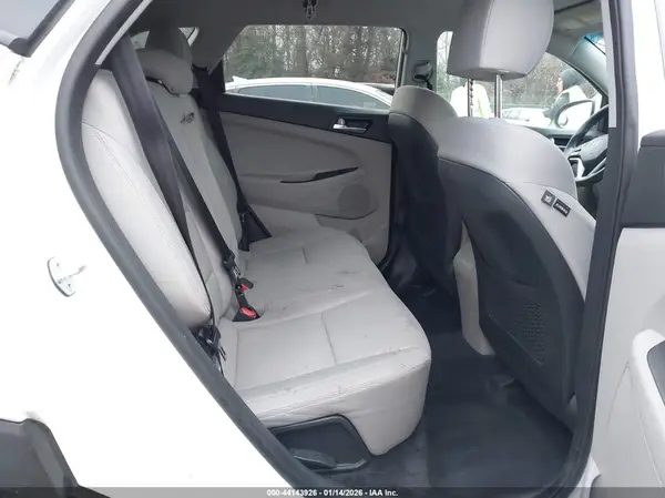 KM8J3CA41LU085857 2020 HYUNDAI TUCSON - Image 8
