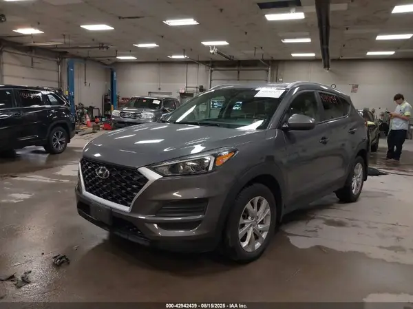 KM8J3CA41LU121739 2020 HYUNDAI TUCSON - Image 2