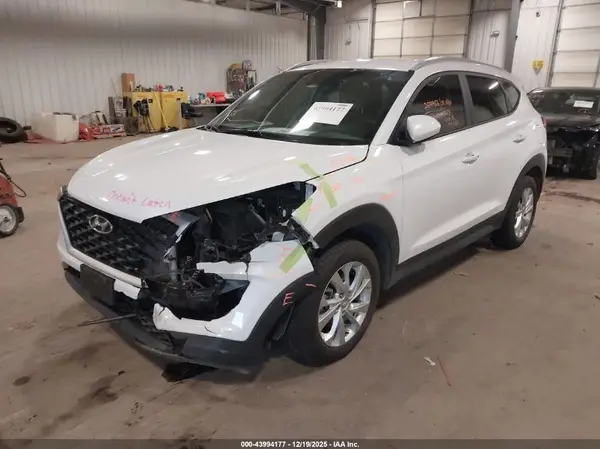 KM8J3CA41MU300963 2021 HYUNDAI TUCSON - Image 2