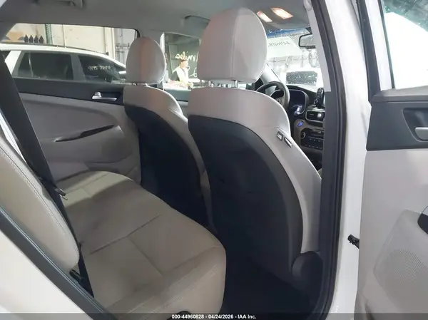 KM8J3CA41MU304382 2021 HYUNDAI TUCSON - Image 8