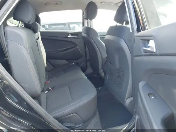 KM8J3CA41MU329248 2021 HYUNDAI TUCSON - Image 8
