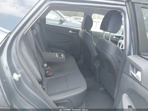 KM8J3CA41MU367997 2021 HYUNDAI TUCSON - Image 8