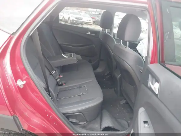 KM8J3CA41MU372956 2021 HYUNDAI TUCSON - Image 8
