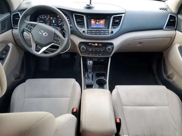 KM8J3CA42GU038214 2016 HYUNDAI TUCSON - Image 8