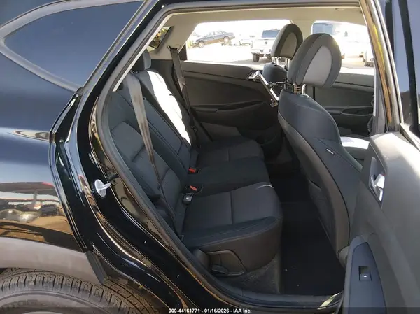 KM8J3CA42GU054932 2016 HYUNDAI TUCSON - Image 8