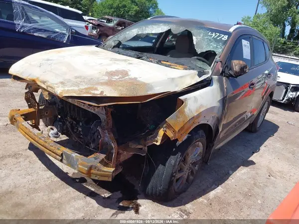 KM8J3CA42GU064778 2016 HYUNDAI TUCSON - Image 2