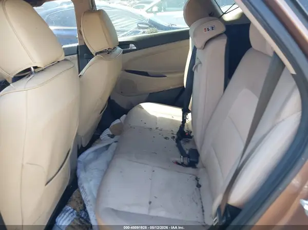 KM8J3CA42GU064778 2016 HYUNDAI TUCSON - Image 8