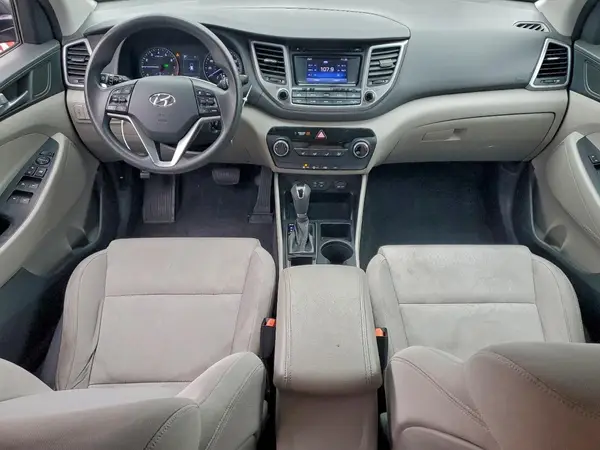 KM8J3CA42GU074629 2016 HYUNDAI TUCSON - Image 8