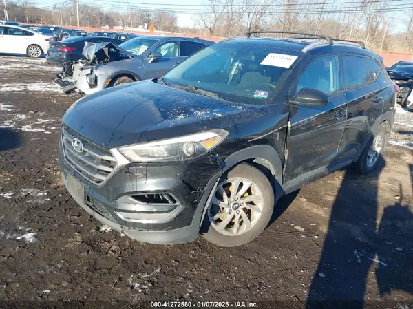KM8J3CA42GU076476 2016 HYUNDAI TUCSON - Image 2