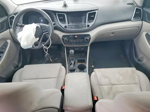 KM8J3CA42GU099353 2016 HYUNDAI TUCSON - Image 8