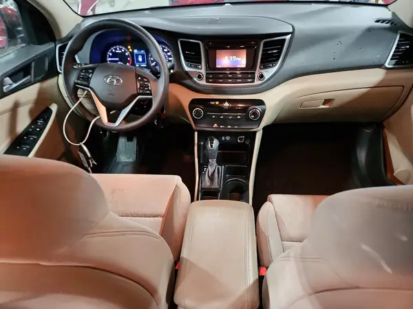 KM8J3CA42GU106236 2016 HYUNDAI TUCSON - Image 8