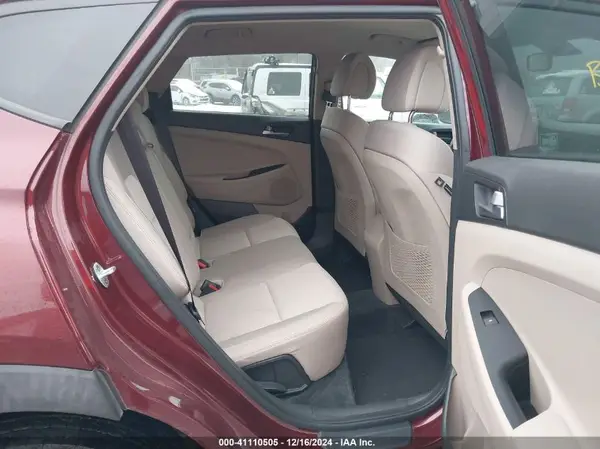KM8J3CA42GU121948 2016 HYUNDAI TUCSON - Image 8