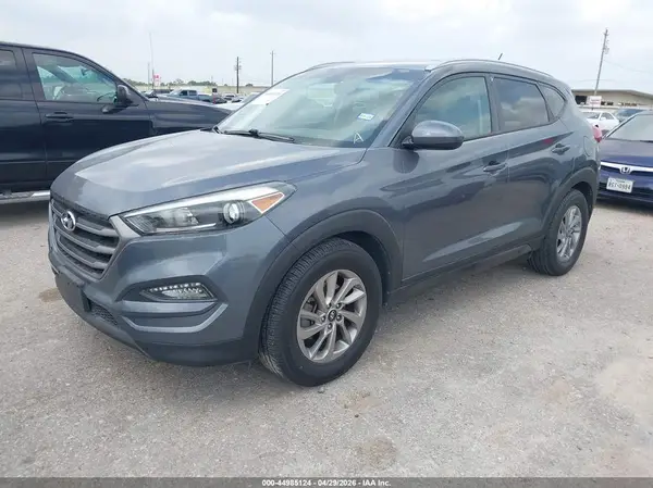 KM8J3CA42GU130374 2016 HYUNDAI TUCSON - Image 2