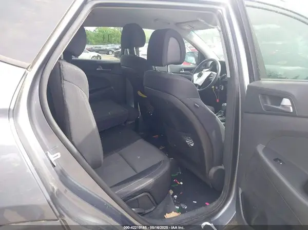 KM8J3CA42GU145246 2016 HYUNDAI TUCSON - Image 8