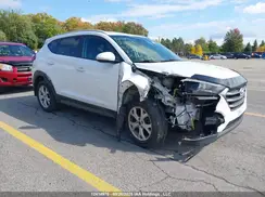 KM8J3CA42GU192003 2016 HYUNDAI TUCSON