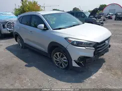 KM8J3CA42GU204098 2016 HYUNDAI TUCSON