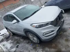 KM8J3CA42GU217367 2016 HYUNDAI TUCSON