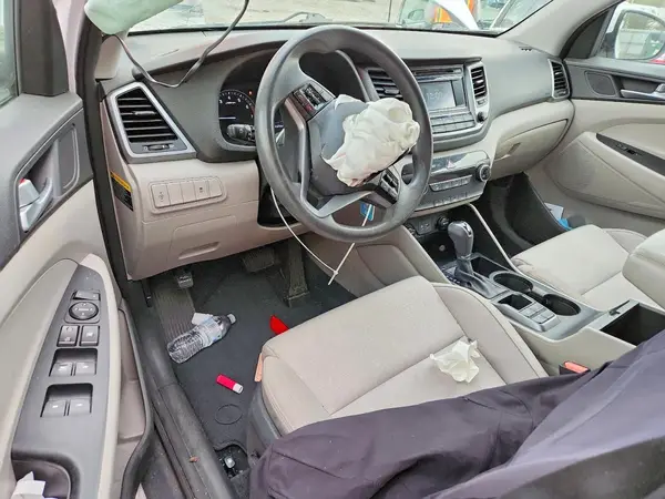 KM8J3CA42GU223055 2016 HYUNDAI TUCSON - Image 8