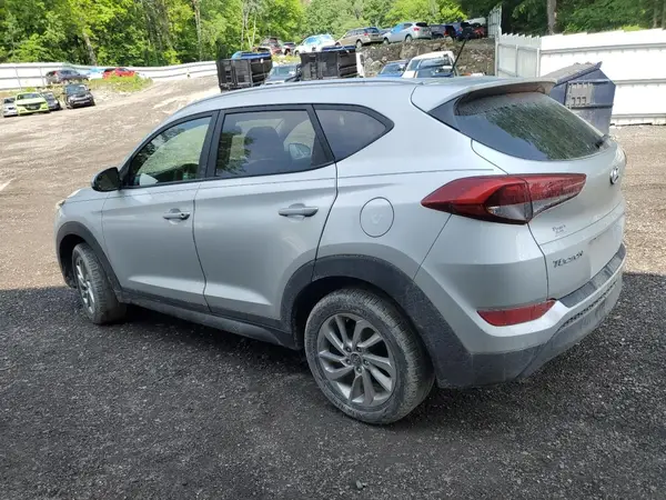 KM8J3CA42GU235190 2016 HYUNDAI TUCSON - Image 2