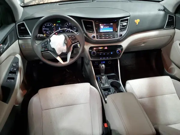 KM8J3CA42HU265811 2017 HYUNDAI TUCSON - Image 8