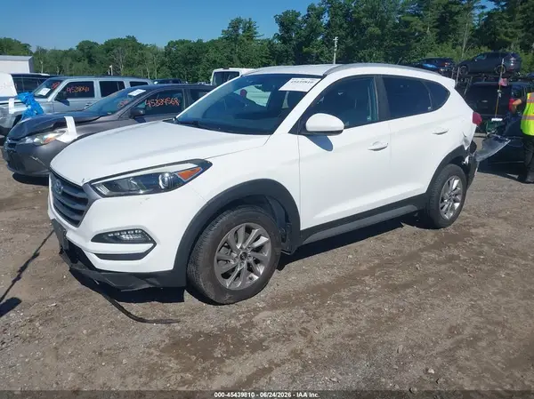 KM8J3CA42HU266750 2017 HYUNDAI TUCSON - Image 2