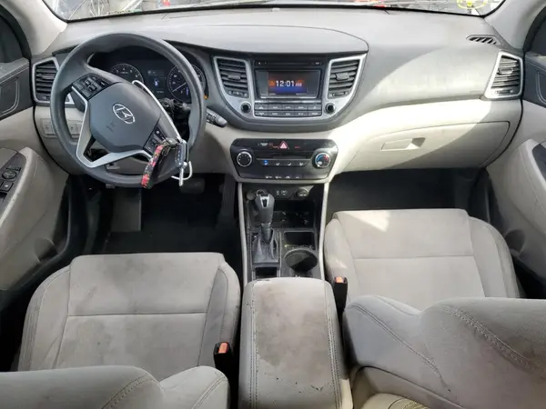 KM8J3CA42HU287713 2017 HYUNDAI TUCSON - Image 8