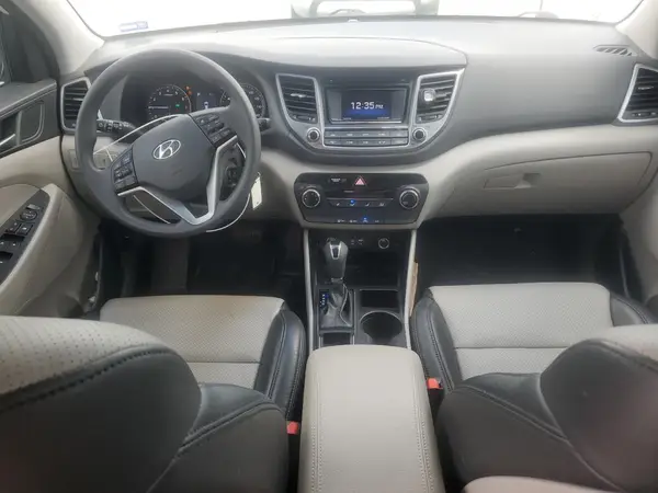 KM8J3CA42HU287775 2017 HYUNDAI TUCSON - Image 8