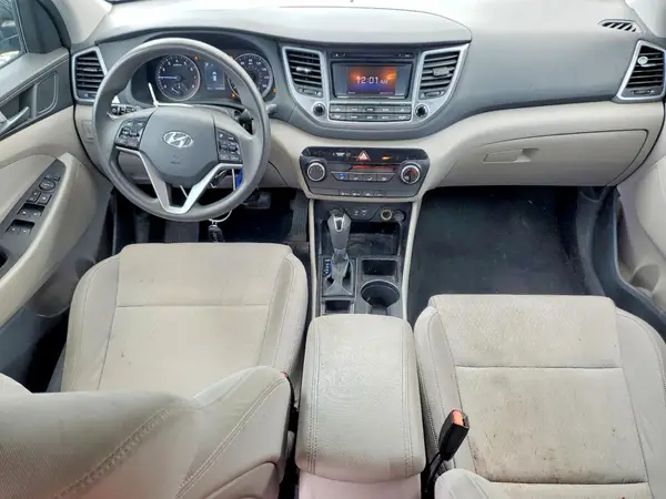 KM8J3CA42HU289624 2017 HYUNDAI TUCSON - Image 8
