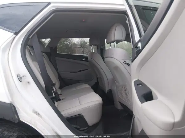 KM8J3CA42HU291731 2017 HYUNDAI TUCSON - Image 8