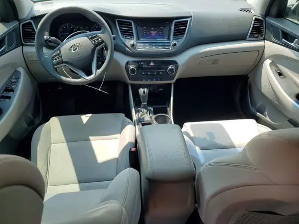 KM8J3CA42HU297660 2017 HYUNDAI TUCSON - Image 8