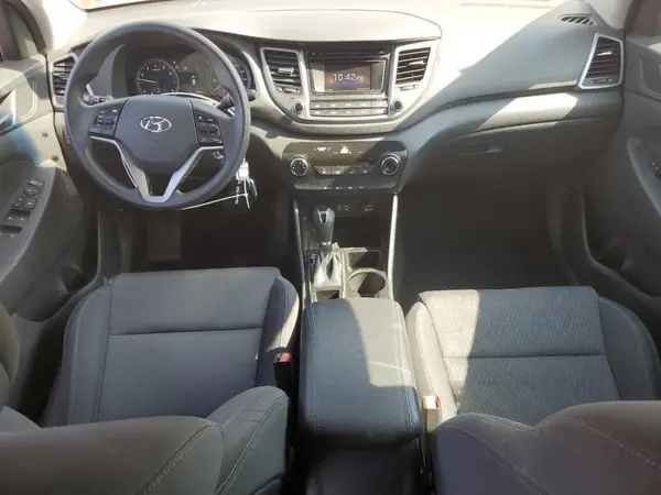 KM8J3CA42HU301898 2017 HYUNDAI TUCSON - Image 8