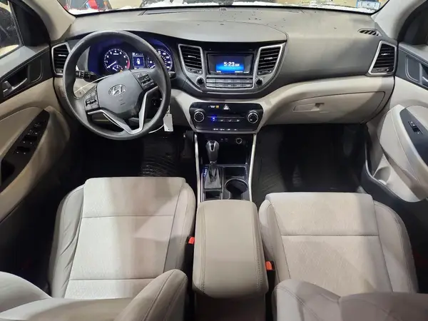 KM8J3CA42HU303344 2017 HYUNDAI TUCSON - Image 8