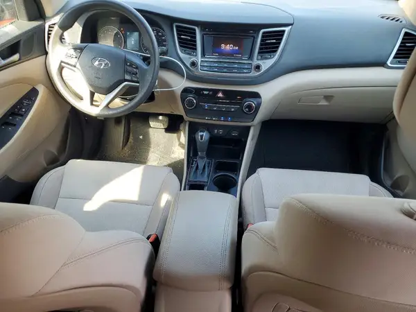 KM8J3CA42HU316238 2017 HYUNDAI TUCSON - Image 8