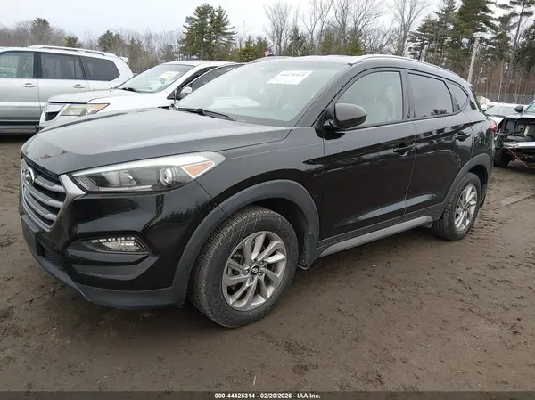 KM8J3CA42HU316823 2017 HYUNDAI TUCSON - Image 2