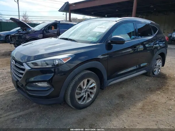 KM8J3CA42HU339177 2017 HYUNDAI TUCSON - Image 2