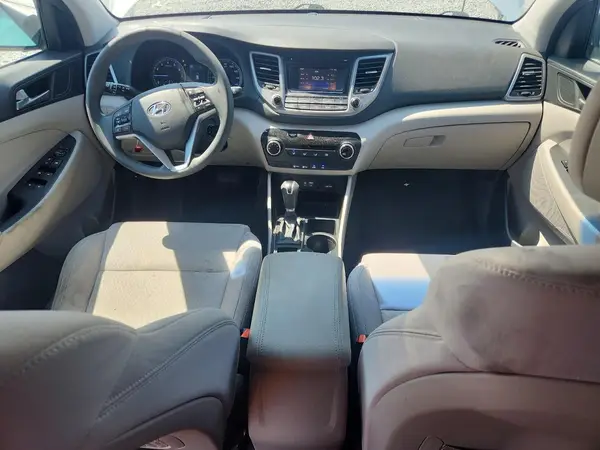KM8J3CA42HU348932 2017 HYUNDAI TUCSON - Image 8