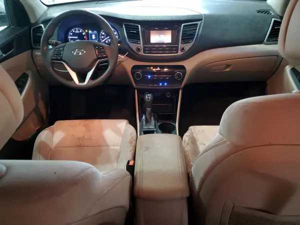 KM8J3CA42HU371787 2017 HYUNDAI TUCSON - Image 8