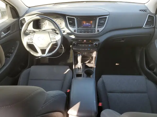 KM8J3CA42HU379386 2017 HYUNDAI TUCSON - Image 8