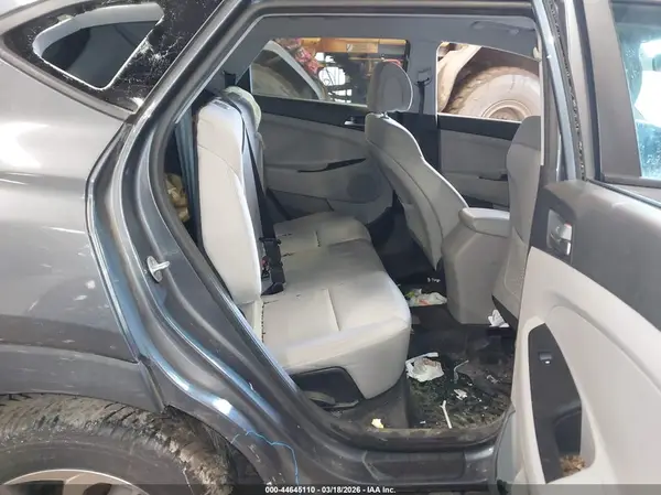 KM8J3CA42HU385205 2017 HYUNDAI TUCSON - Image 8