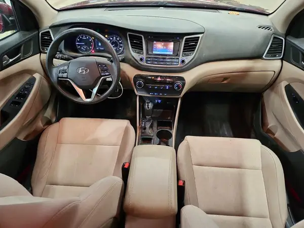 KM8J3CA42HU385916 2017 HYUNDAI TUCSON - Image 8
