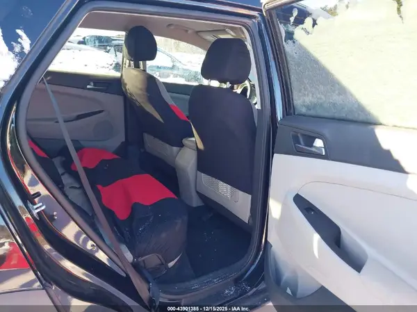KM8J3CA42HU394454 2017 HYUNDAI TUCSON - Image 8