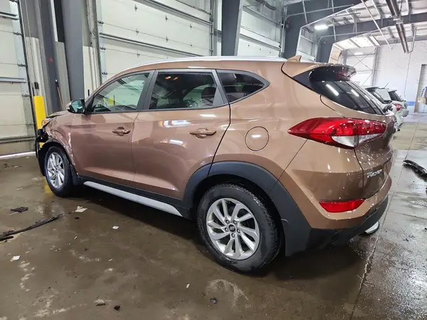 KM8J3CA42HU405131 2017 HYUNDAI TUCSON - Image 2