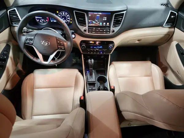 KM8J3CA42HU405131 2017 HYUNDAI TUCSON - Image 8