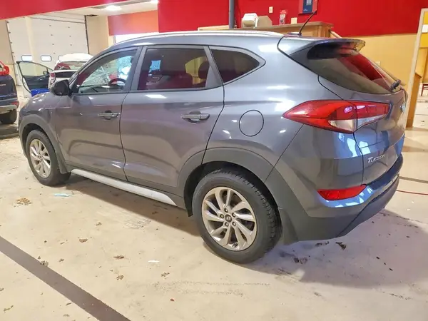 KM8J3CA42HU406327 2017 HYUNDAI TUCSON - Image 2